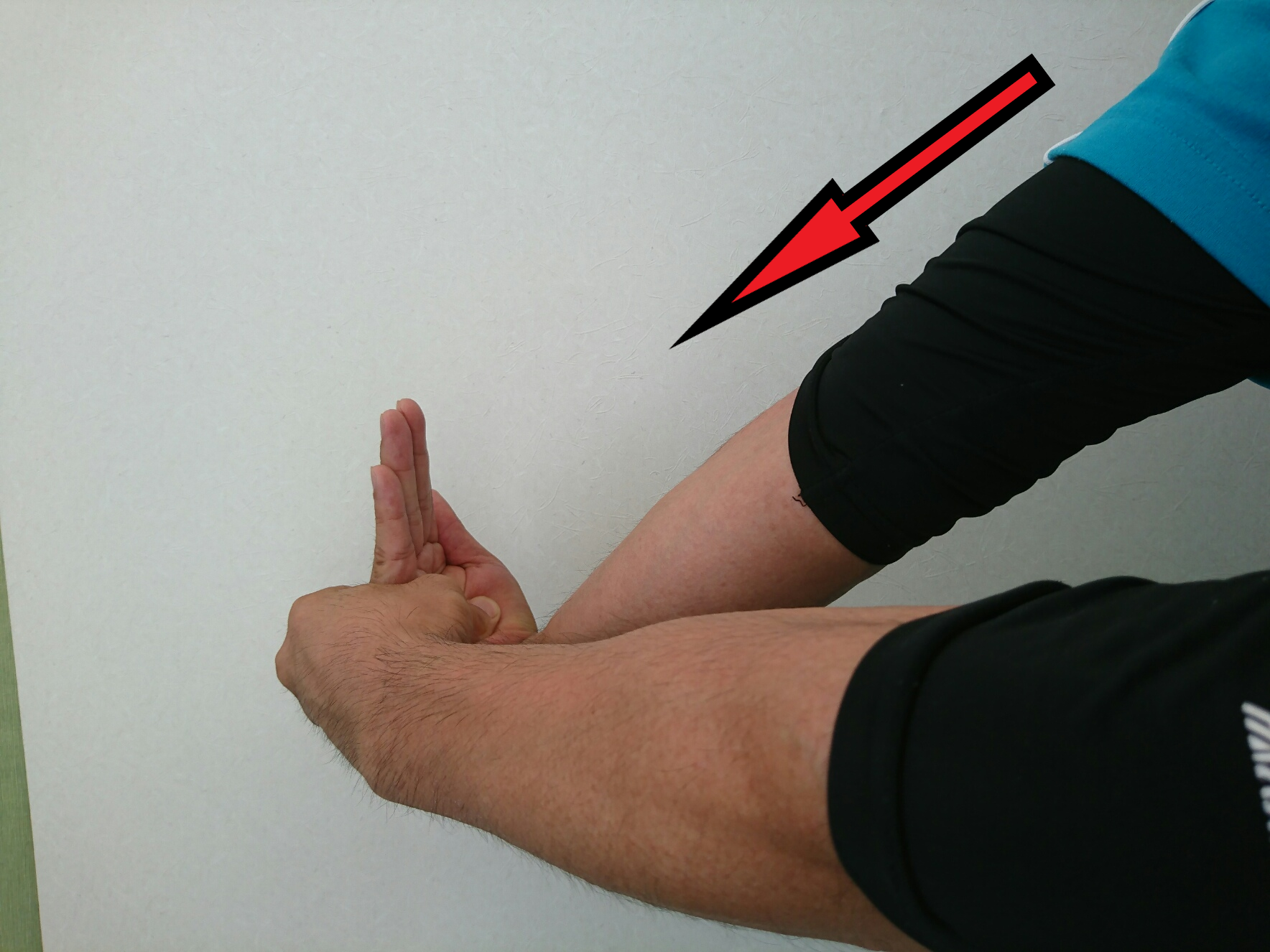 パソコンの打ち込みで 肘が痛くなった時のストレッチ法 加古川市新神野 ひさき鍼灸整骨院